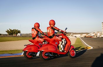 Vespa 946 125 i.e. 3V RED 2017 - Bild 12